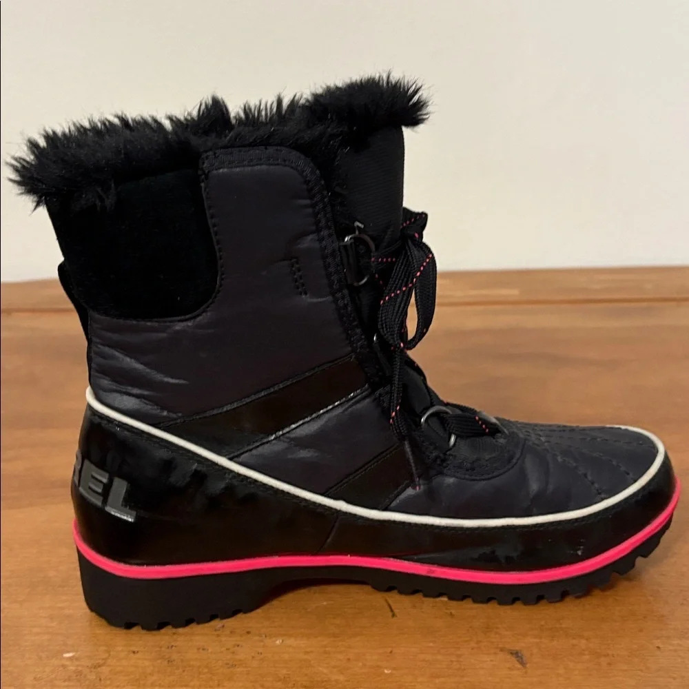Sorel Trivoli ll  Black and Pink Winter Boots Size 7